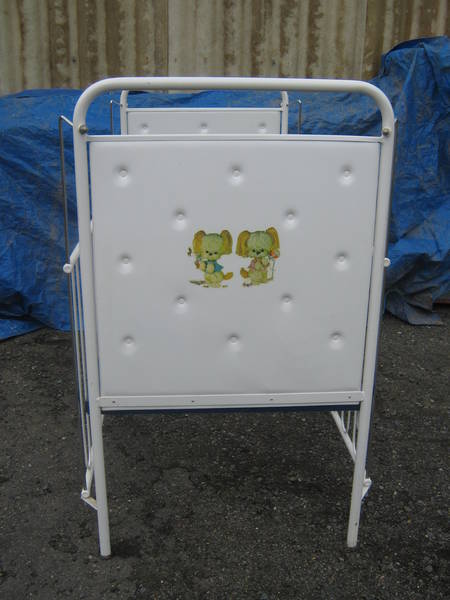 COT WHITE STEEL FRAME